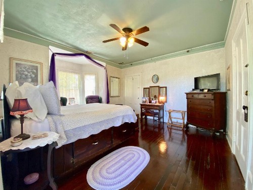Penny Farthing Inn - image 15