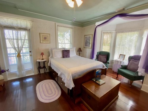 Penny Farthing Inn - image 8