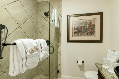 The Kenwood Inn - image 38