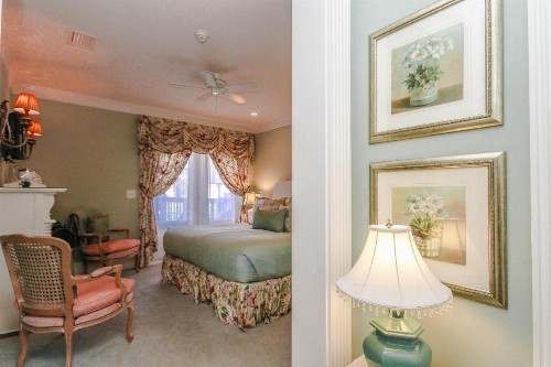 The Kenwood Inn - image 8