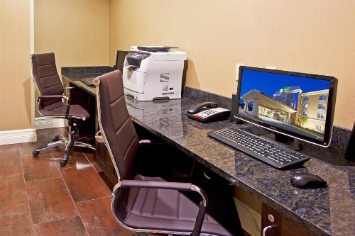 Holiday Inn Express and Suites Saint Augustine North an IHG Hotel - image 28