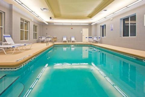 Holiday Inn Express and Suites Saint Augustine North an IHG Hotel - image 3