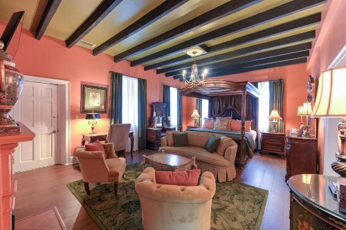 Casa de Solana Bed and Breakfast - image 10