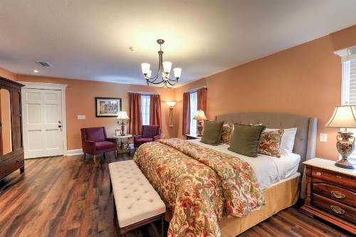 Casa de Solana Bed and Breakfast - image 11