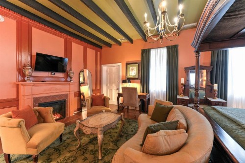 Casa de Solana Bed and Breakfast - image 32