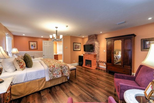 Casa de Solana Bed and Breakfast - image 36