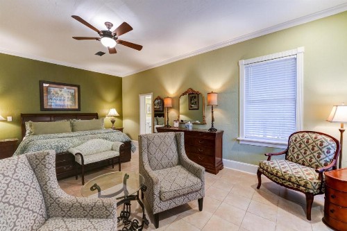 Casa de Solana Bed and Breakfast - image 41