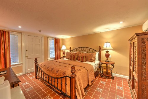 Casa de Solana Bed and Breakfast - image 45