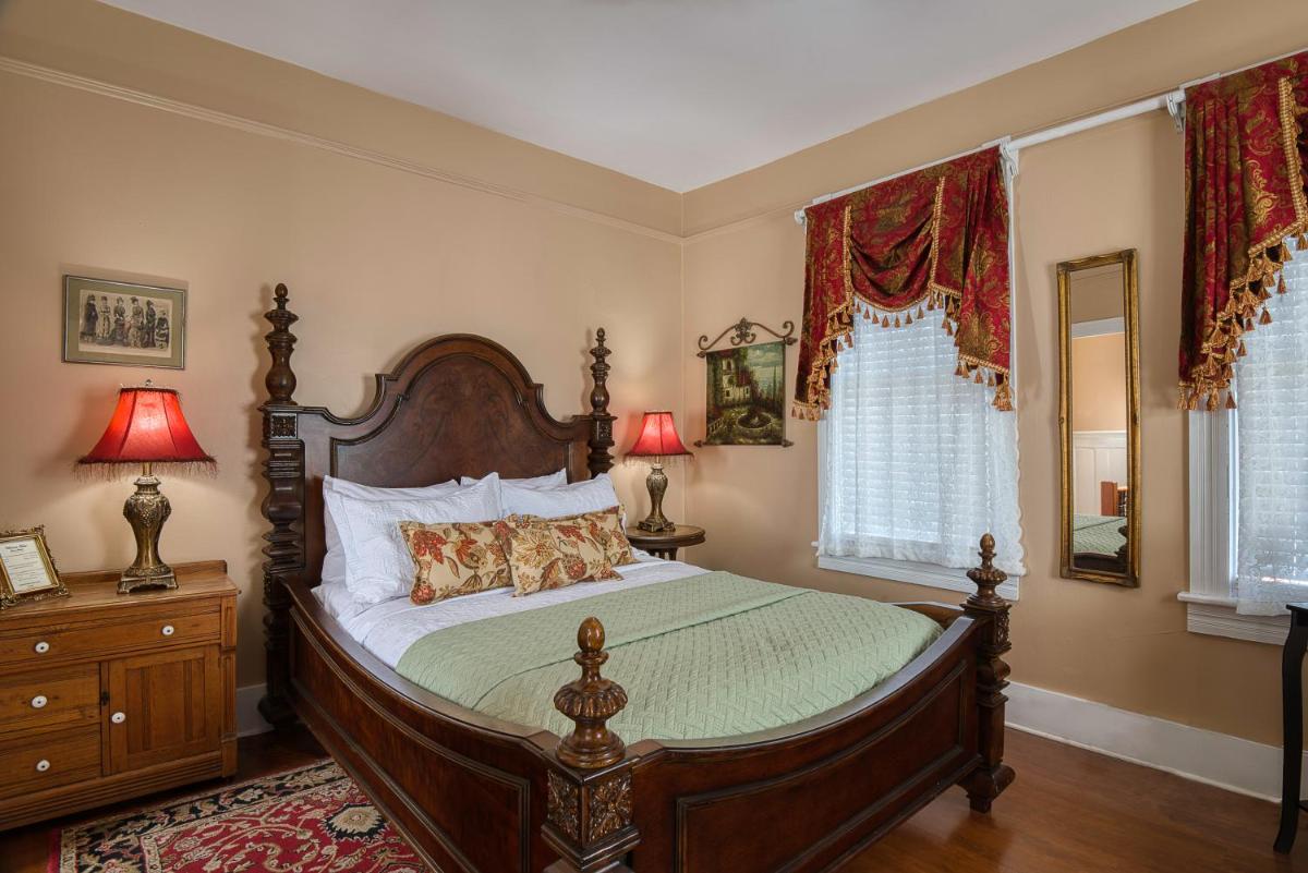 Victorian House - Saint Augustine - image 4
