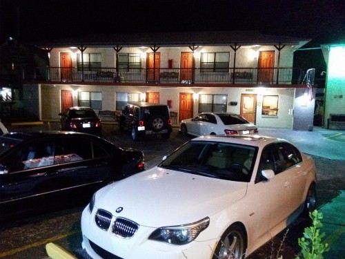 Merida Inn & Suites - image 11