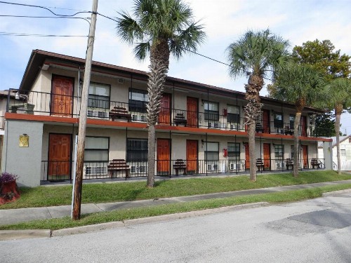 Merida Inn & Suites - image 2