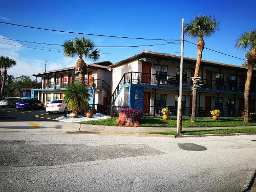 Merida Inn & Suites - image 4