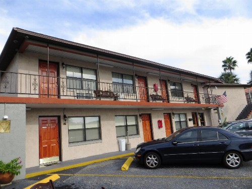 Merida Inn & Suites - image 7