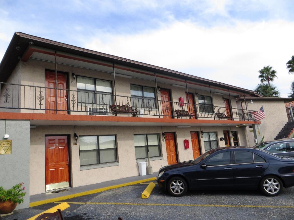 Merida Inn & Suites - image 7