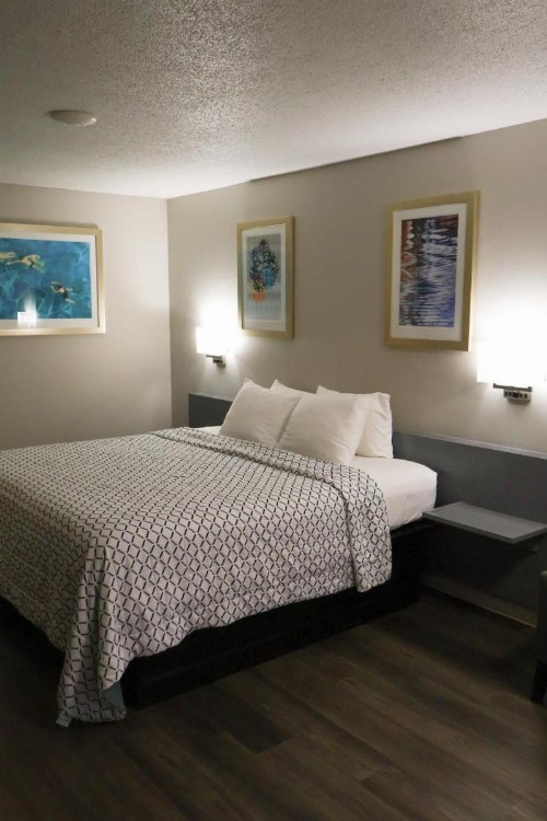 Economy Inn Historic District - image 11
