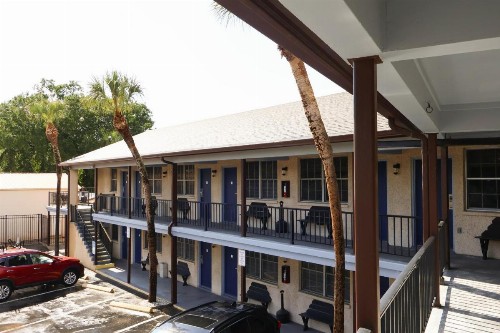 Economy Inn Historic District - image 15