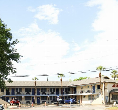 Economy Inn Historic District - image 16