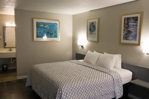 Economy Inn Historic District - image 18