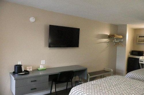 Economy Inn Historic District - image 22