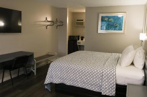 Economy Inn Historic District - image 27