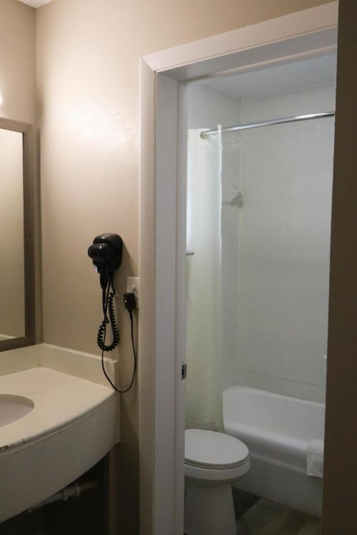 Economy Inn Historic District - image 34