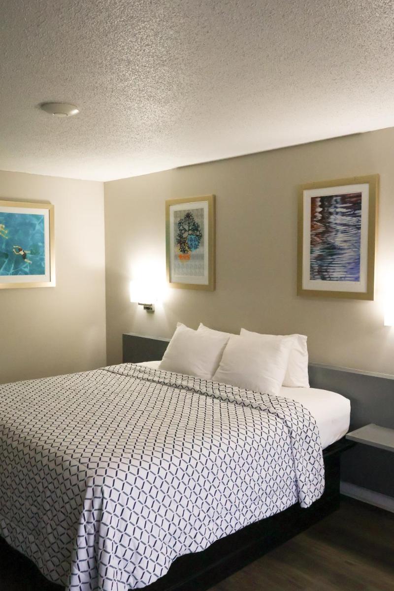 Economy Inn Historic District - image 7