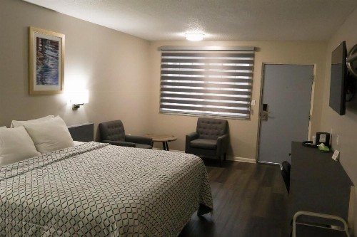 Economy Inn Historic District - image 8