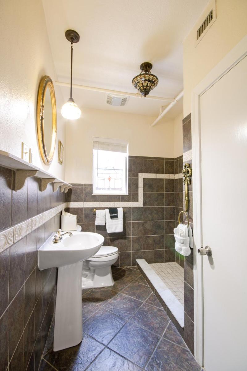 Inn on Charlotte - image 3