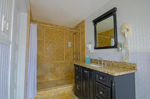 Inn on Charlotte - image 4