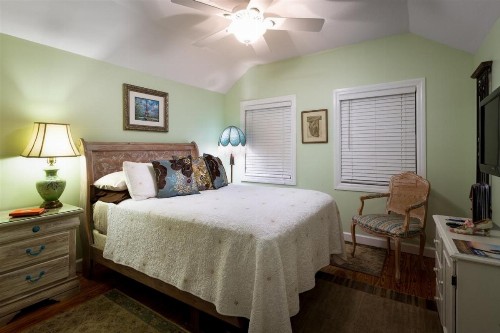 At Journey's End Bed & Breakfast - image 40