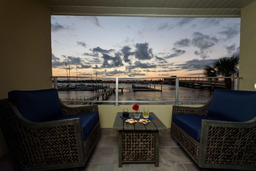 Marker 8 Hotel and Marina - image 27