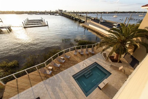 Marker 8 Hotel and Marina - image 41