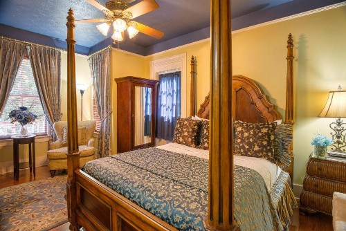 Cedar House Inn - image 23
