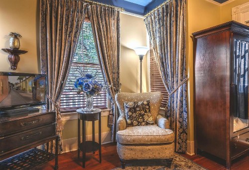 Cedar House Inn - image 24