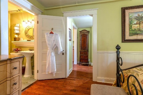 Cedar House Inn - image 26