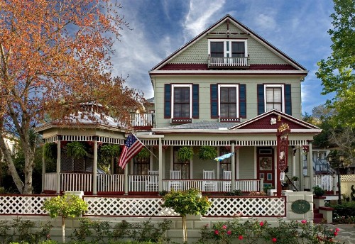 Cedar House Inn - image 29