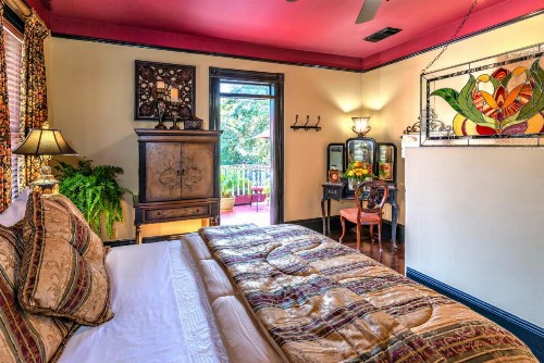 Cedar House Inn - image 40