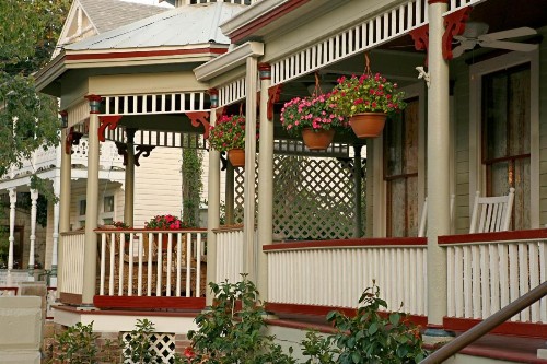 Cedar House Inn - image 43