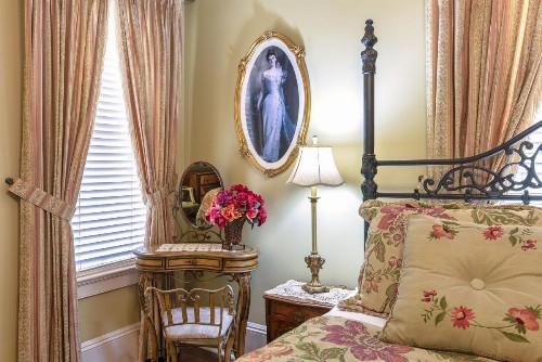 Cedar House Inn - image 6
