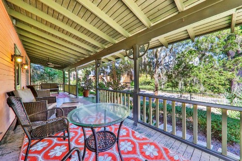 Charming Myrtle Bungalow - image 12