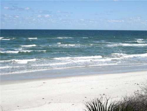 Artist Retreat 2 Bedrooms Summer Haven 3 Houses to Beach Sleeps 7 - image 4