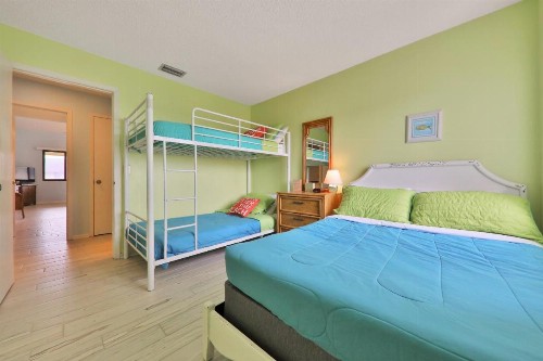 Summer House - image 12
