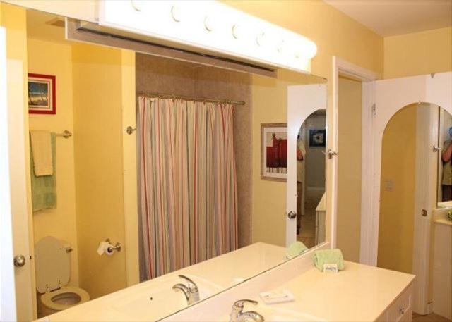Hibiscus B302 Condo - image 5
