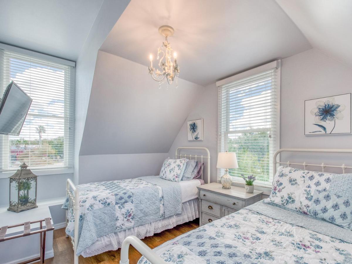 Updated Historic Home with 2 Units & Private Balcony home - image 2