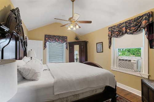 Casablanca Inn on the Bay - image 10