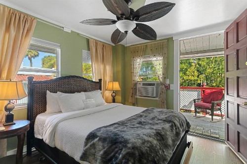 Casablanca Inn on the Bay - image 23