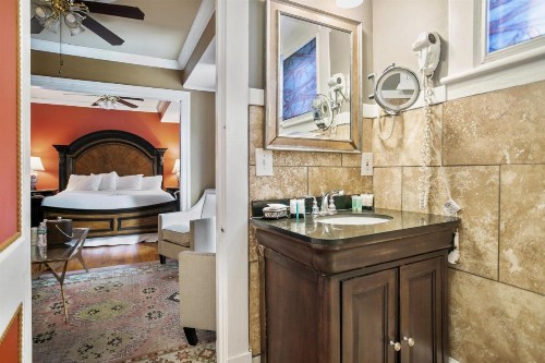 Casablanca Inn on the Bay - image 24