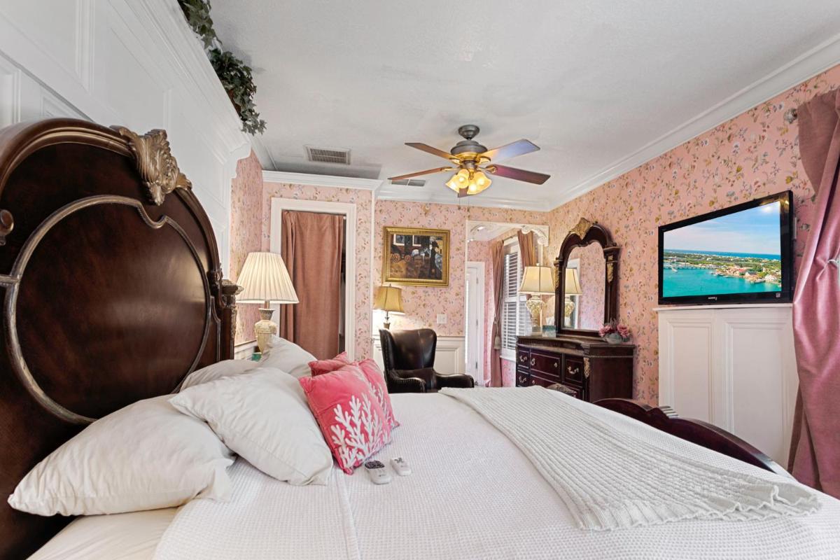 Casablanca Inn on the Bay - image 4