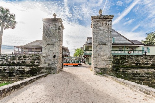 Romantic Escape in Downtown St Augustine - image 29