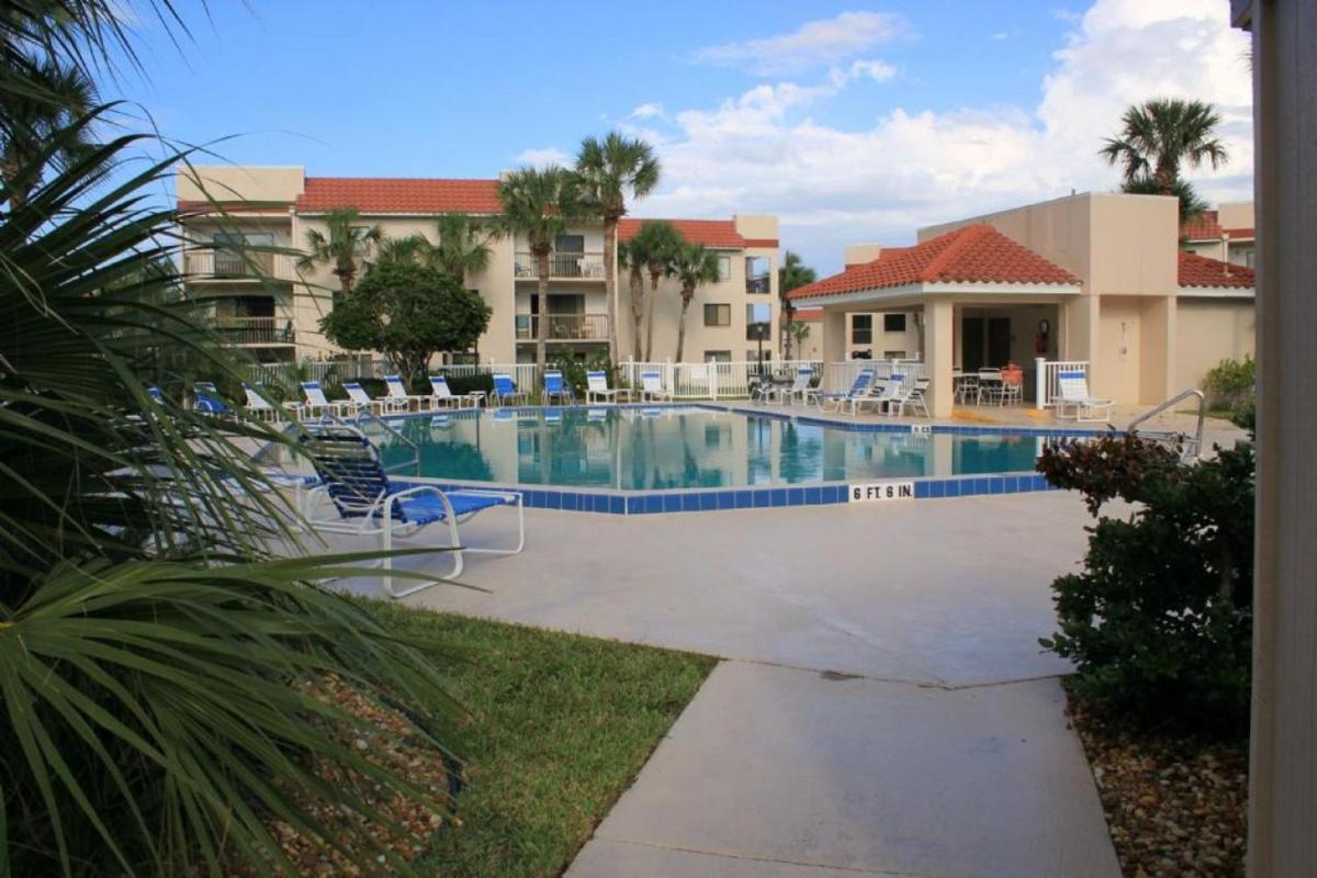 Ocean Village Club P28 - image 4